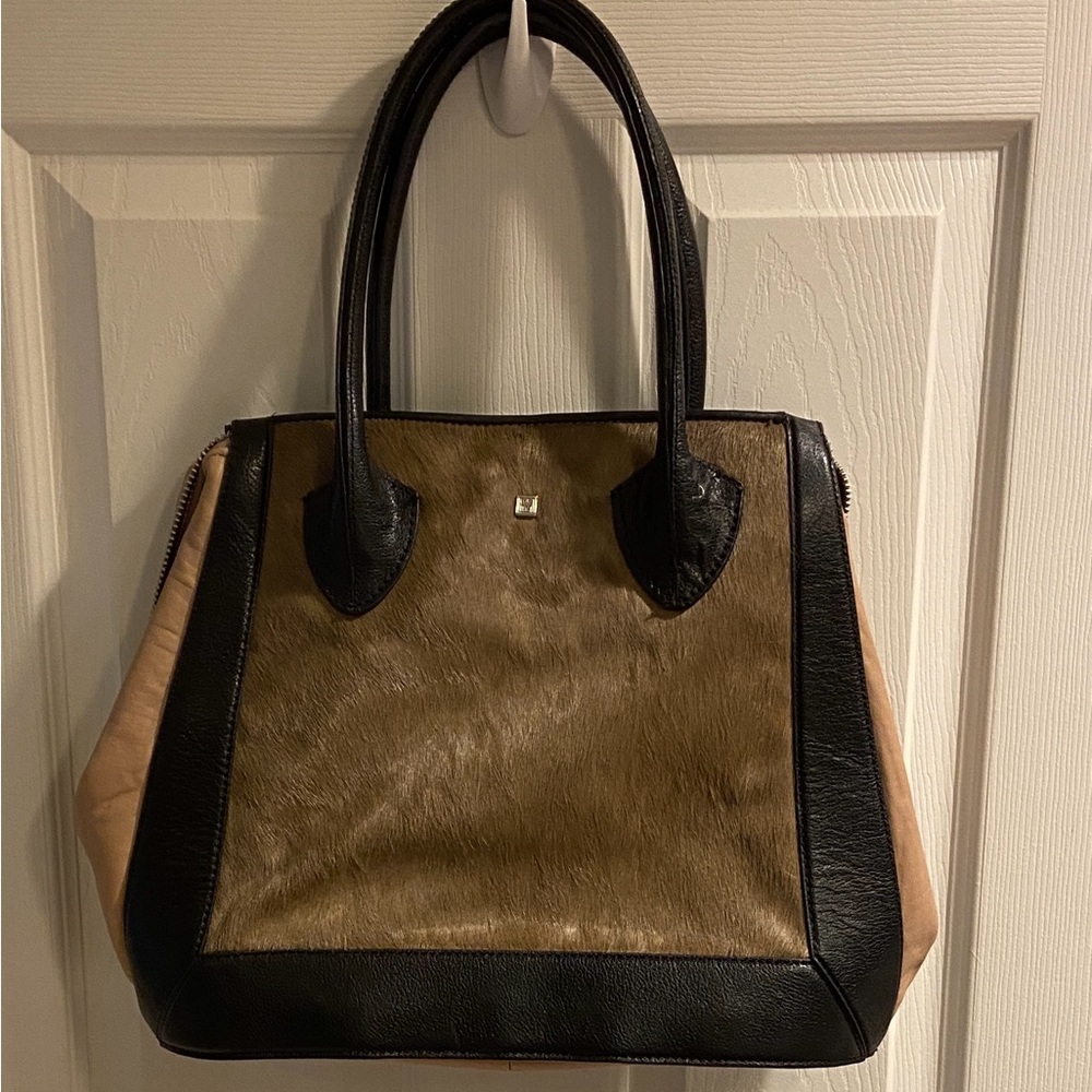Pour La Victoire Leather trapeze bag with fur Large black and brown Rare